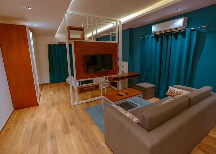 Travelholic New Cairo Residence